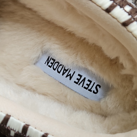 Steve Madden Cream Fuzzy Women's Slippers - Picture 3 of 10